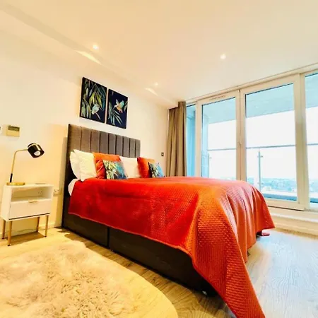 Ferienwohnung Luxury Views Of O2, Walk To Excel